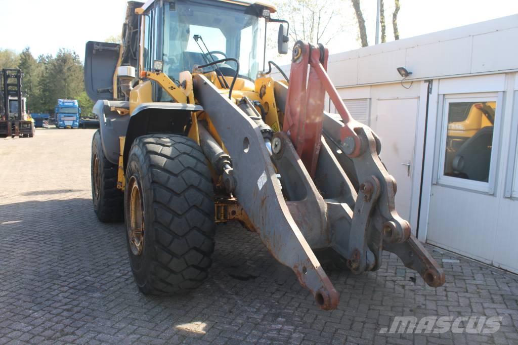 Volvo L 110 H لوادر بعجل