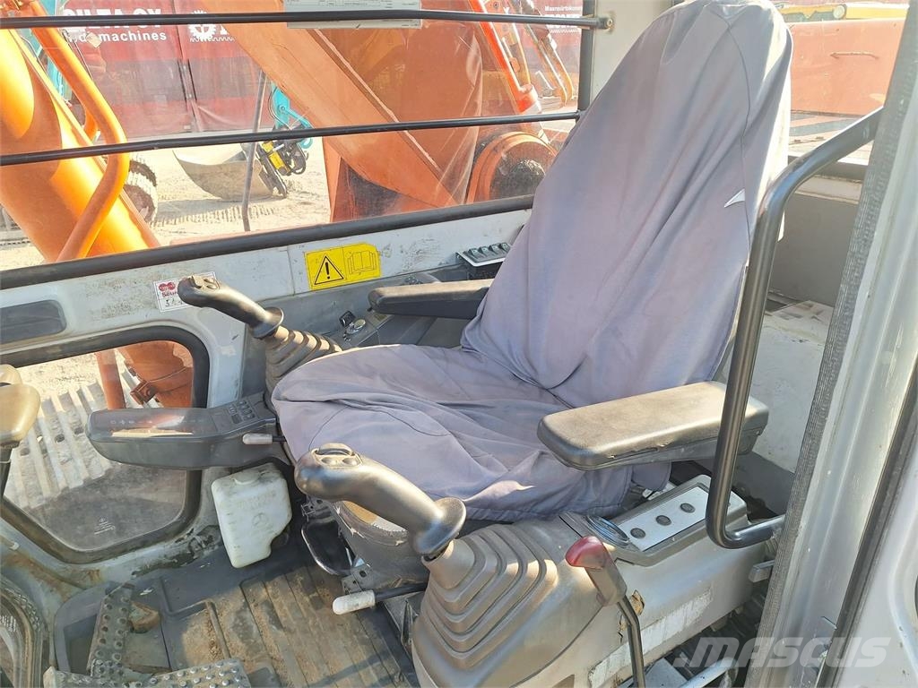 Fiat-Hitachi FH330LC-3 PITKÄ PUOMI Rupsgraafmachines