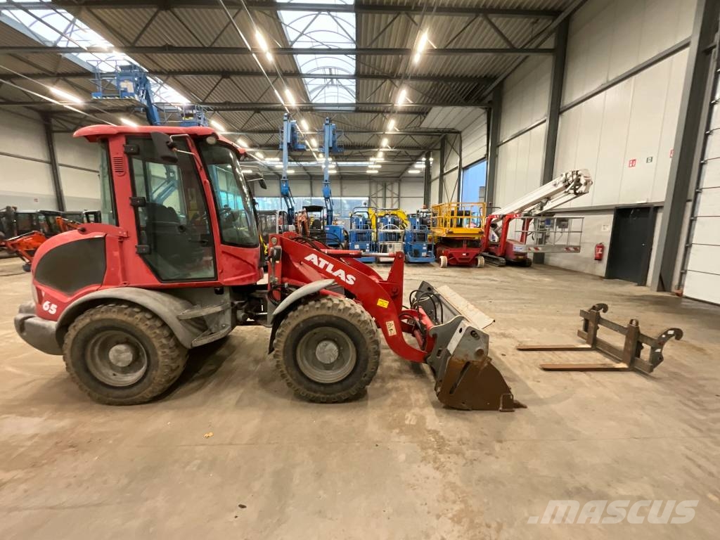 Atlas 65 Iekrāvēji uz riteņiem