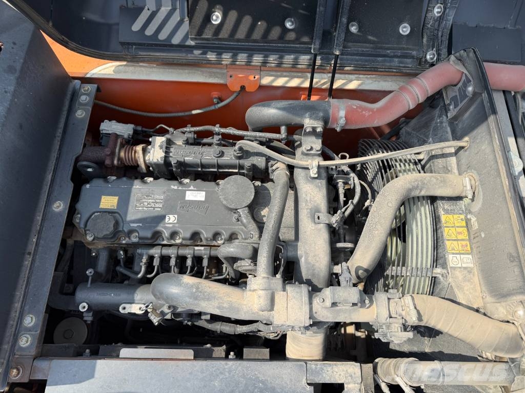 Doosan DX235 NLC-5 Roomikekskavaatorid