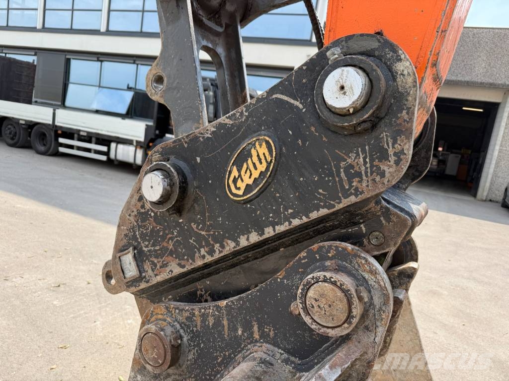 Doosan DX235 NLC-5 Roomikekskavaatorid