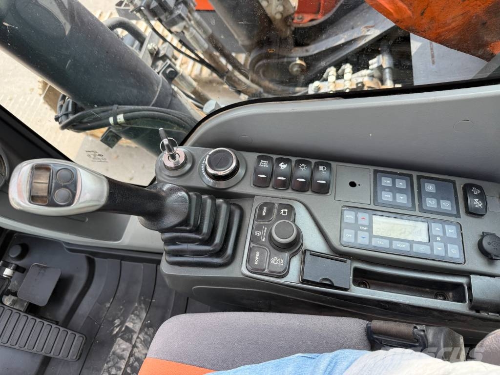 Doosan DX235 NLC-5 Roomikekskavaatorid