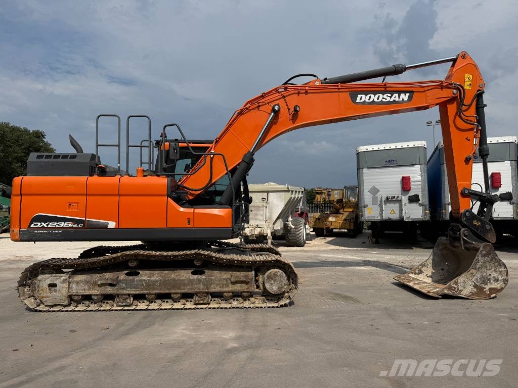 Doosan DX235 NLC-5 Roomikekskavaatorid