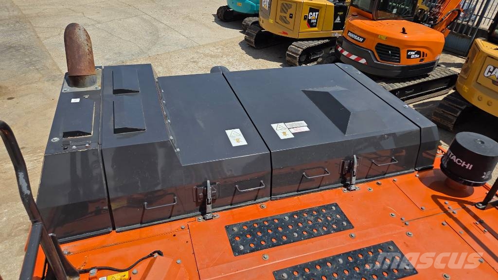 Hitachi ZX 350 LC-6 حفارات زحافة