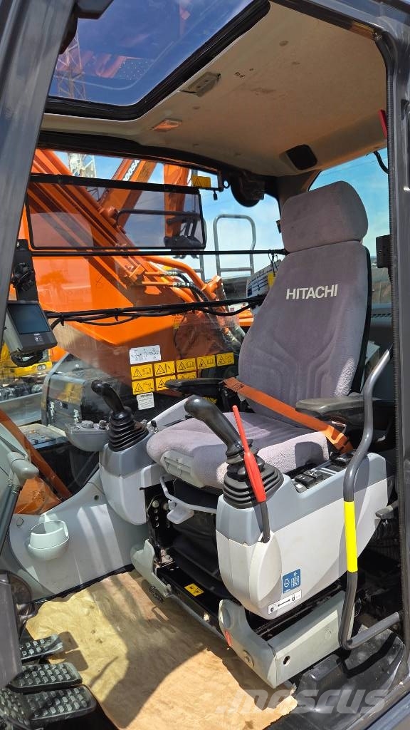 Hitachi ZX 350 LC-6 حفارات زحافة