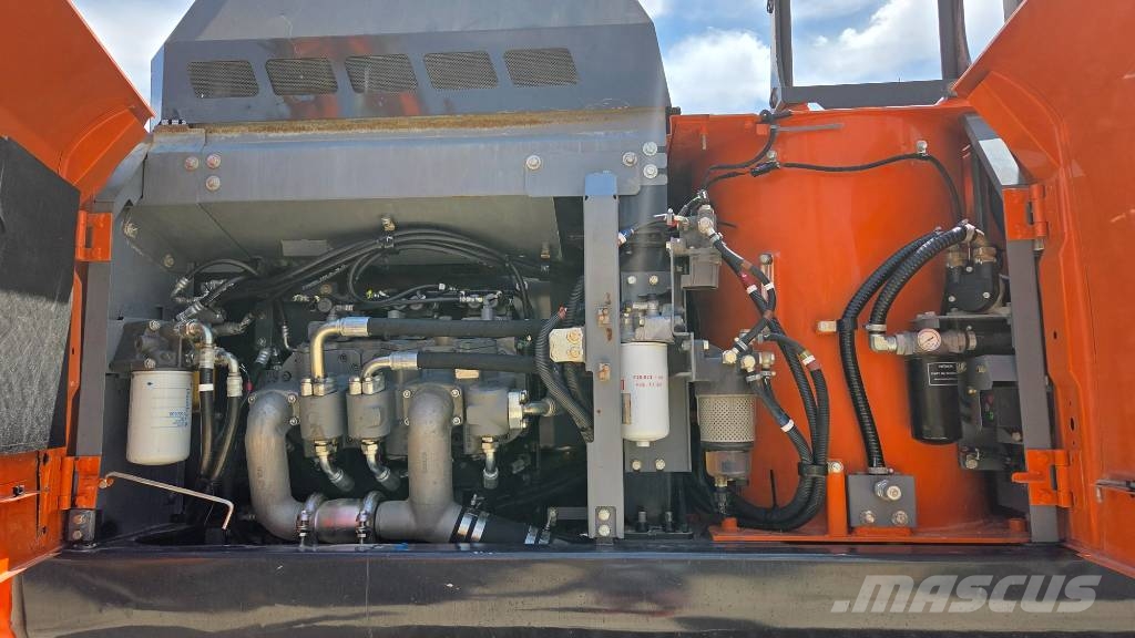 Hitachi ZX 350 LC-6 حفارات زحافة