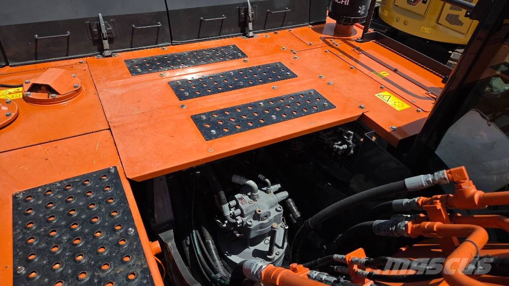 Hitachi ZX 350 LC-6 حفارات زحافة