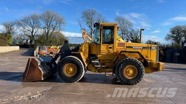 Volvo L 90 C لوادر بعجل