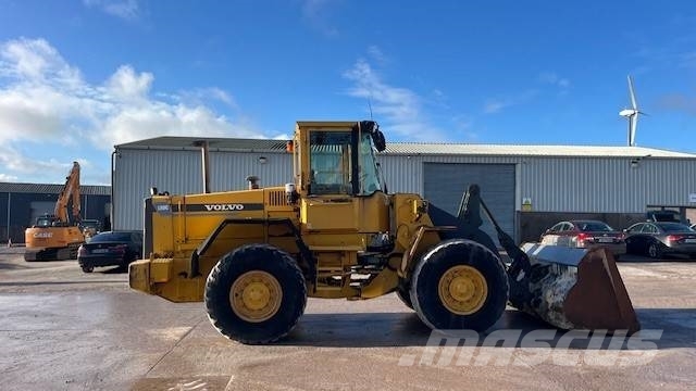 Volvo L 90 C لوادر بعجل