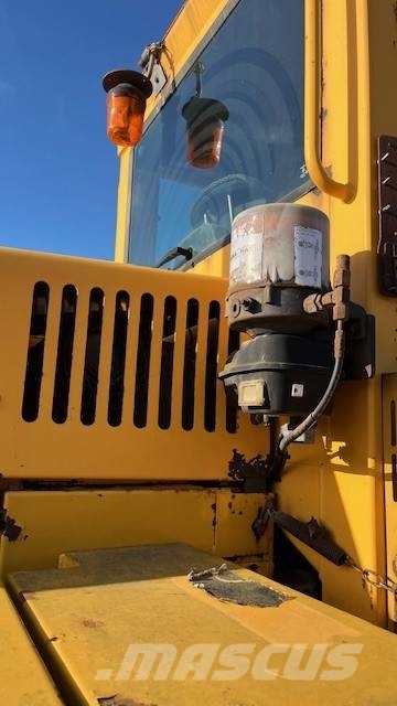 Volvo L 90 C لوادر بعجل