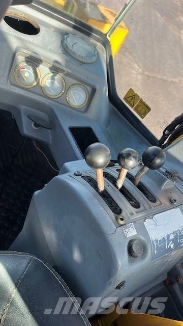 Volvo L 90 C لوادر بعجل