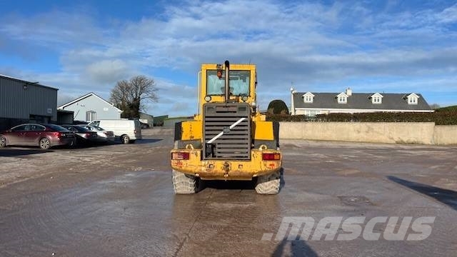 Volvo L 90 C لوادر بعجل