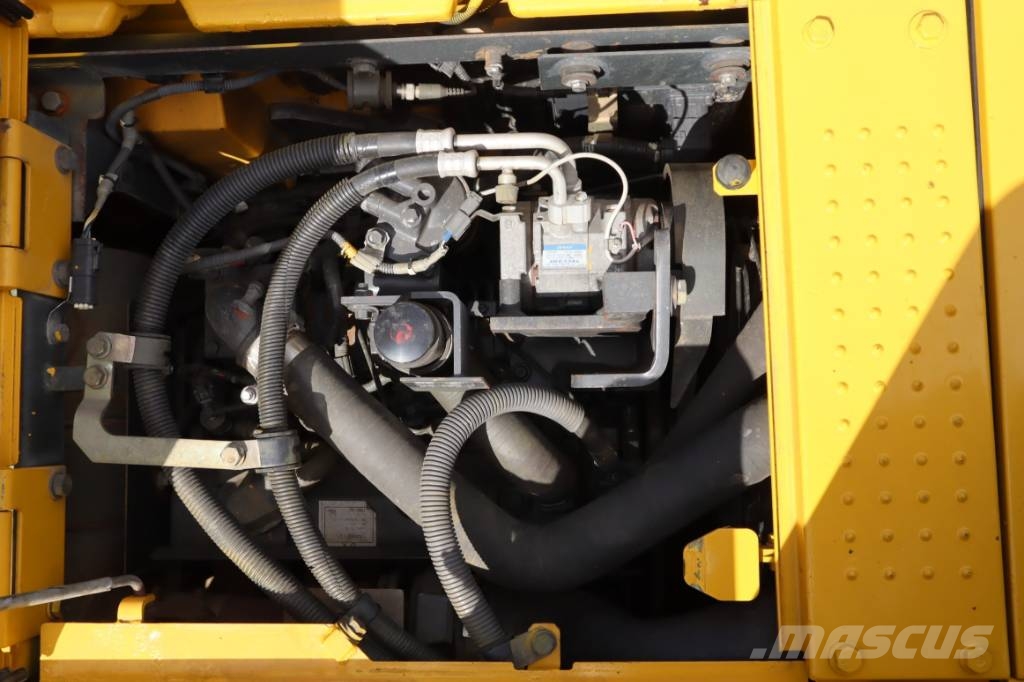 Komatsu PC138US-8 Bageri guseničari