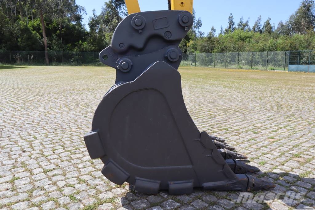 Komatsu PC138US-8 Bageri guseničari