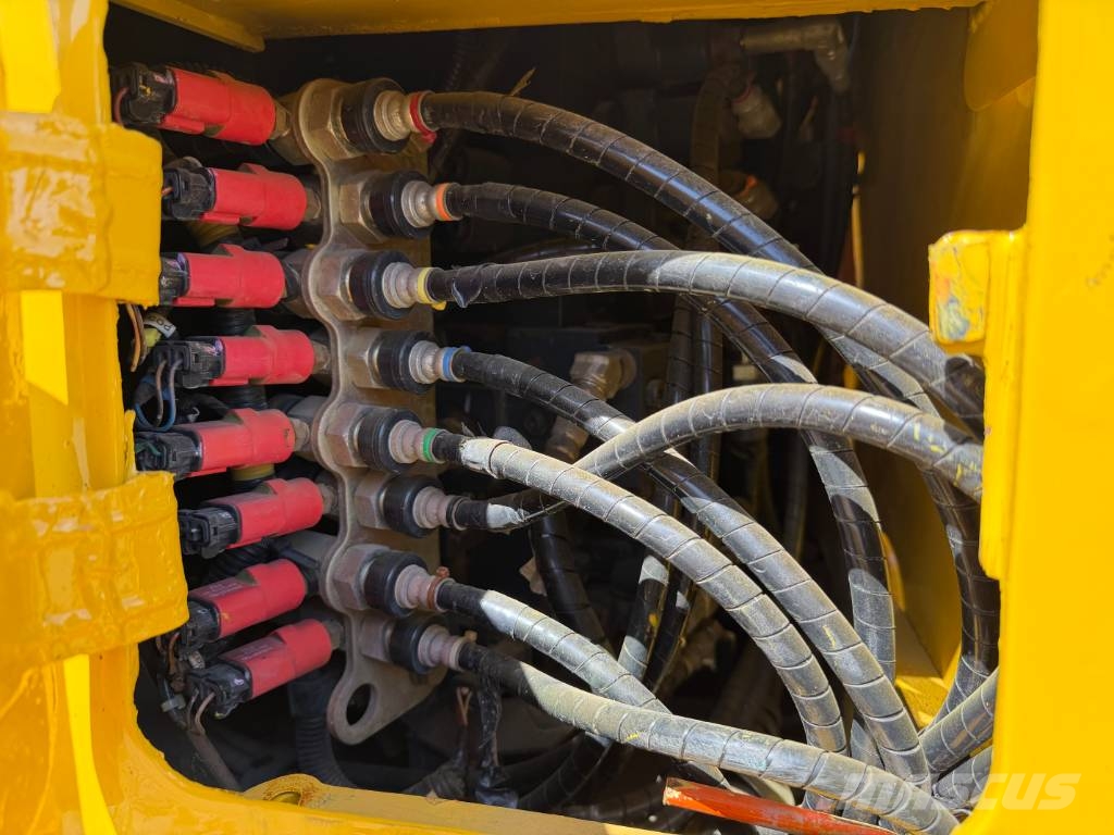 Komatsu PC138US-8 Bageri guseničari