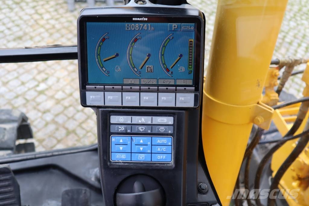 Komatsu PC138US-8 Bageri guseničari