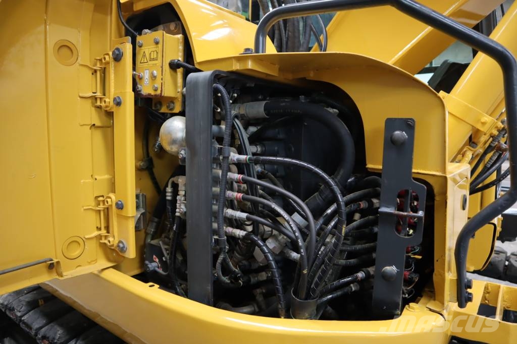 Komatsu PC138US-8 Bageri guseničari
