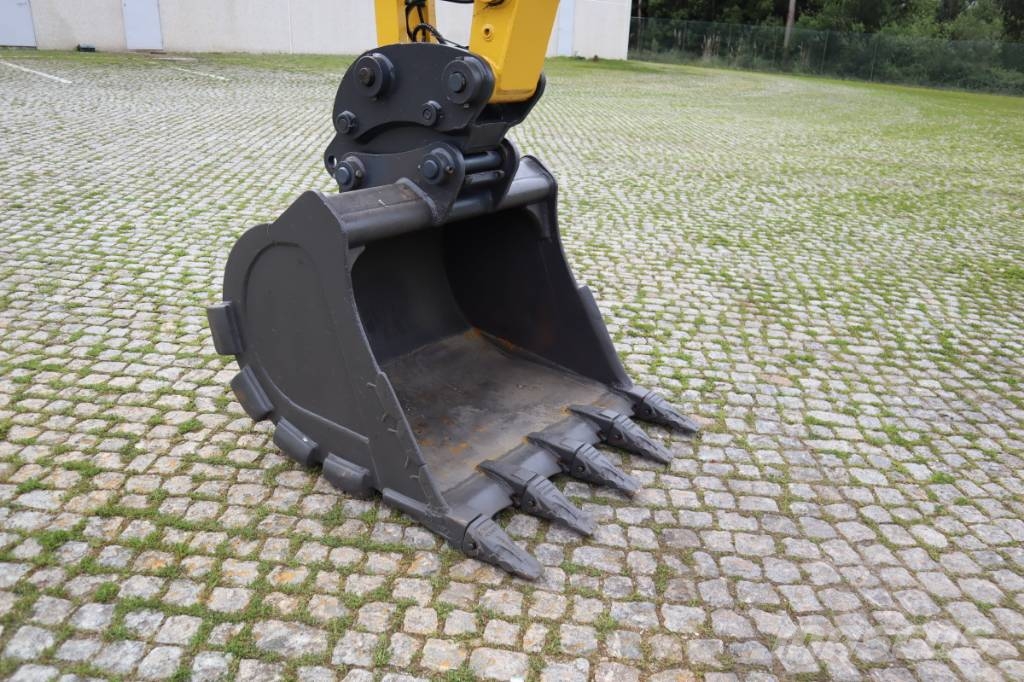 Komatsu PC138US-8 Bageri guseničari