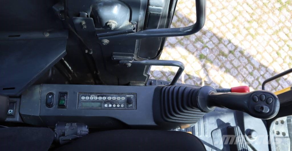 Komatsu PC138US-8 Bageri guseničari