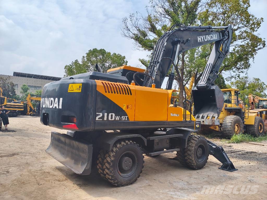 Hyundai 210W-9T Mobilbagger