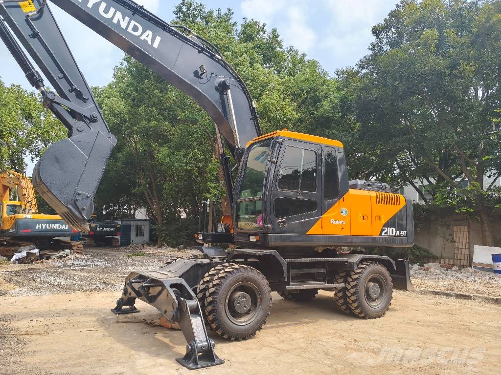 Hyundai 210W-9T Mobilbagger