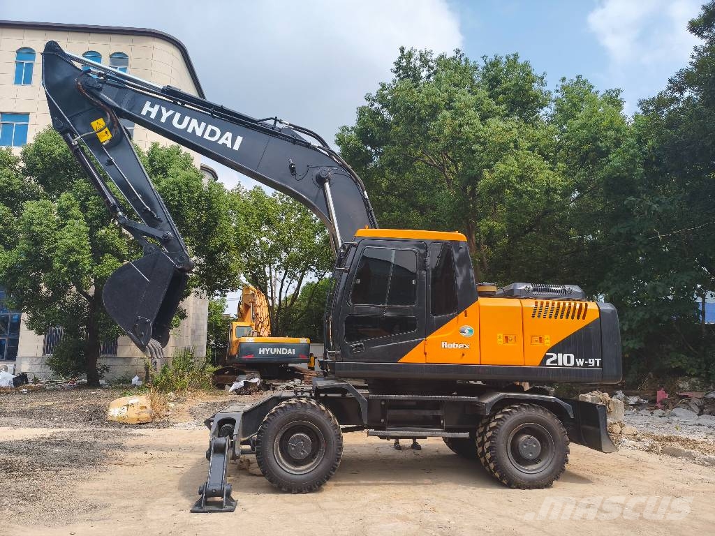 Hyundai 210W-9T Mobilbagger