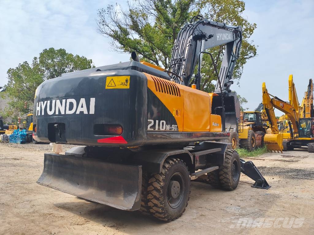 Hyundai 210W-9T Mobilbagger