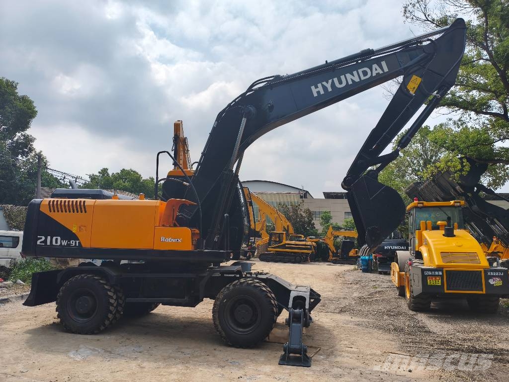 Hyundai 210W-9T Mobilbagger