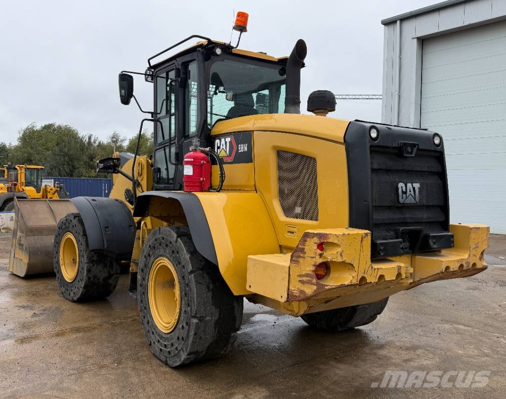 CAT 938 Kolesni nakladalci