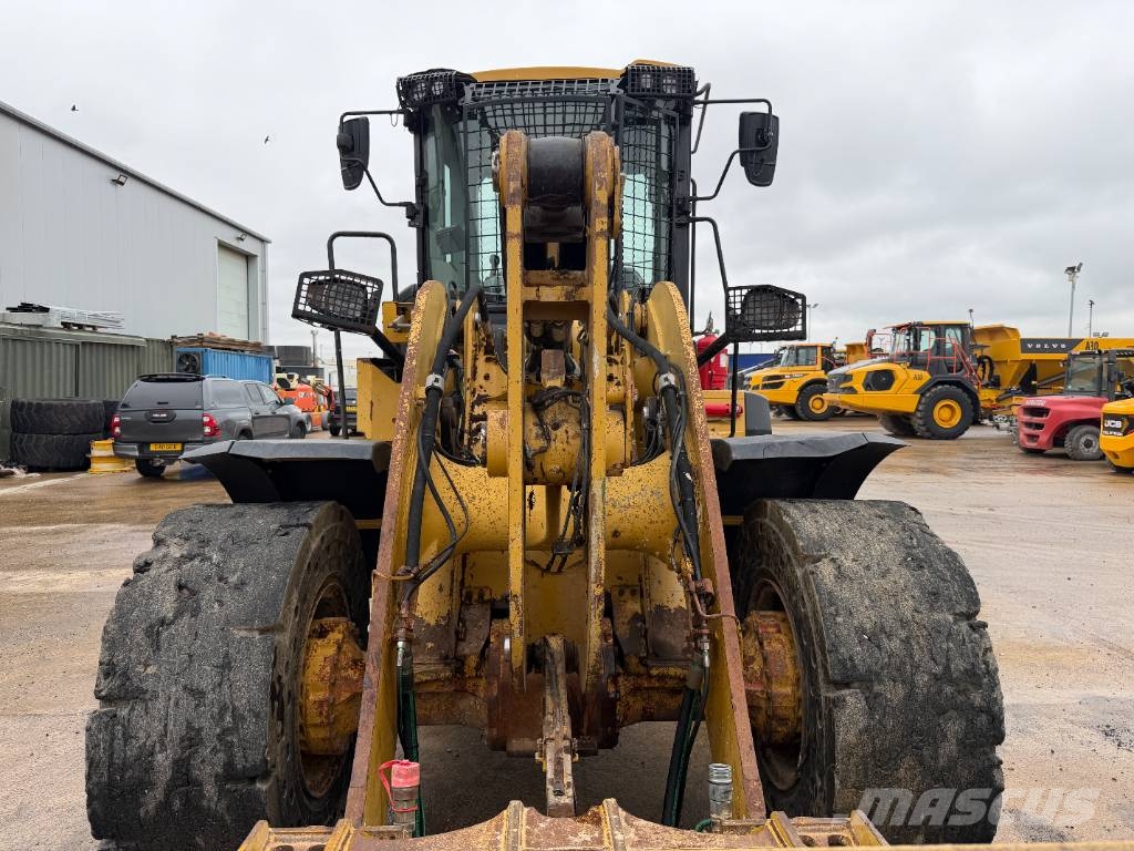 CAT 938 Kolesni nakladalci