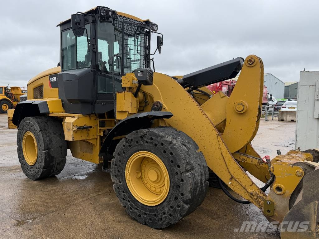 CAT 938 Kolesni nakladalci
