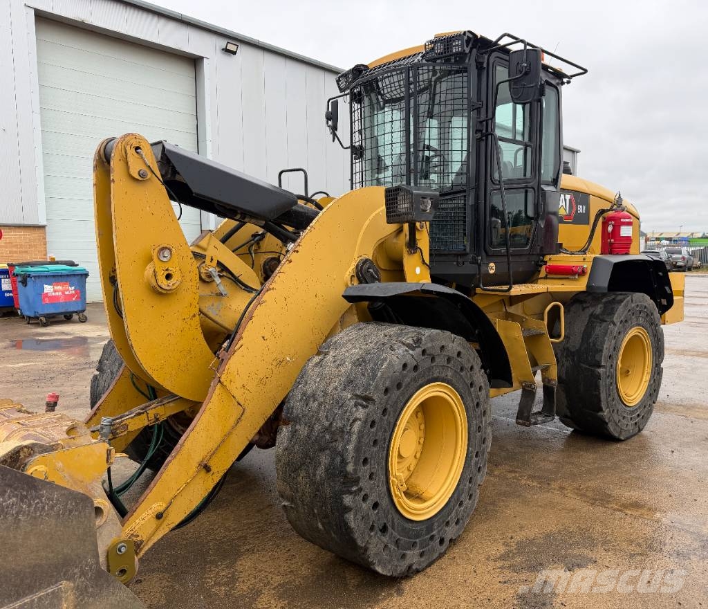 CAT 938 Kolesni nakladalci