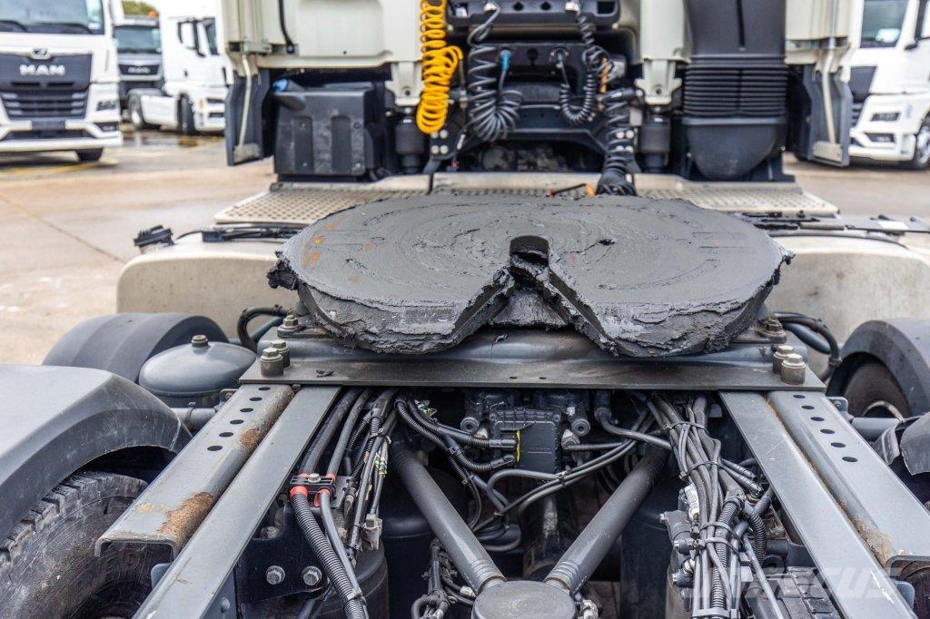 DAF XF 450-6x2 Truck Tractor Units