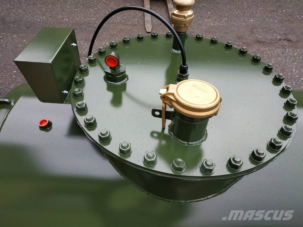 Savi Serbatoi UNI EN 12285-2 stoccaggio diesel doppia parete. Brandstof-en toegevoegde tanks