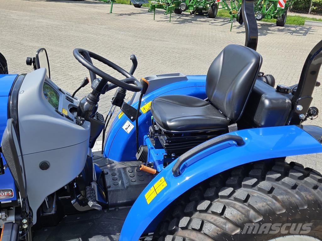 New Holland Boomer 55 HST met voorlader en Kemp balenprikker Kompakttraktorid