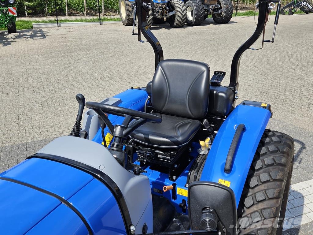 New Holland Boomer 55 HST met voorlader en Kemp balenprikker Kompakttraktorid