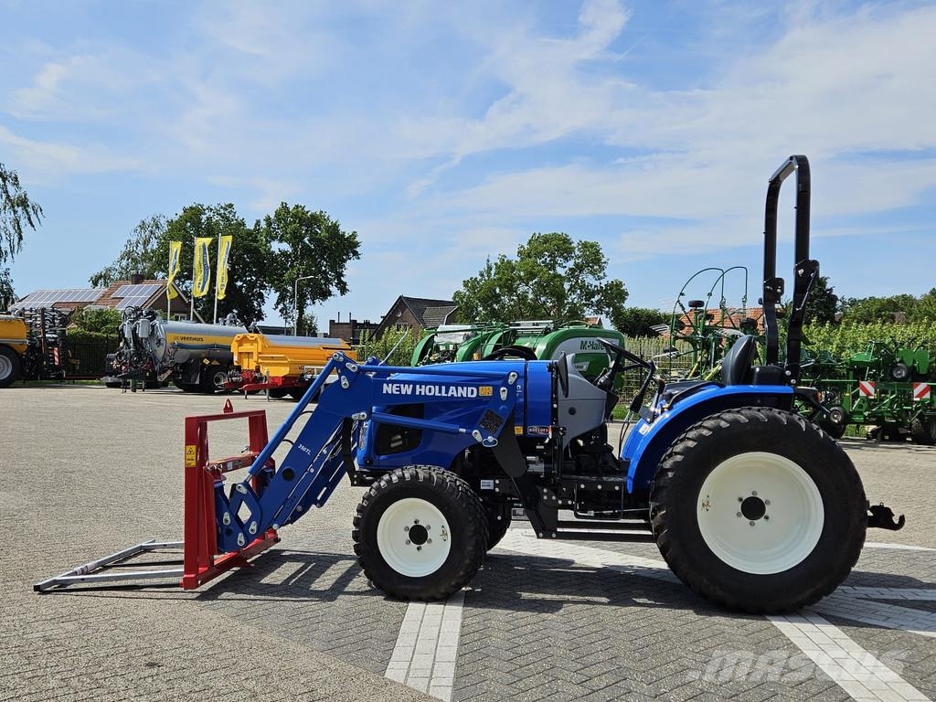 New Holland Boomer 55 HST met voorlader en Kemp balenprikker Kompakttraktorid