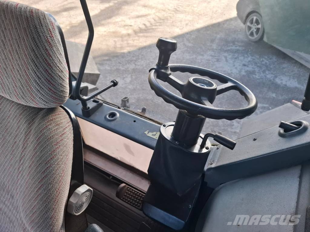 Valtra 8400 Traktoriai