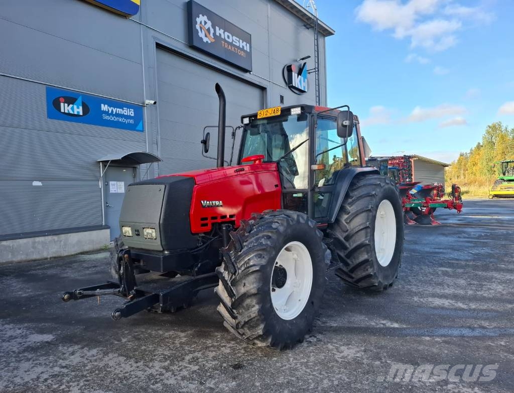 Valtra 8400 Traktoriai
