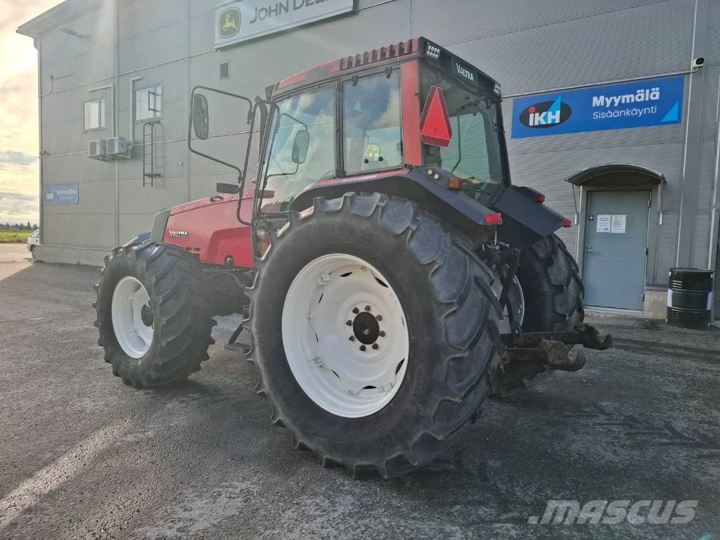 Valtra 8400 Traktoriai