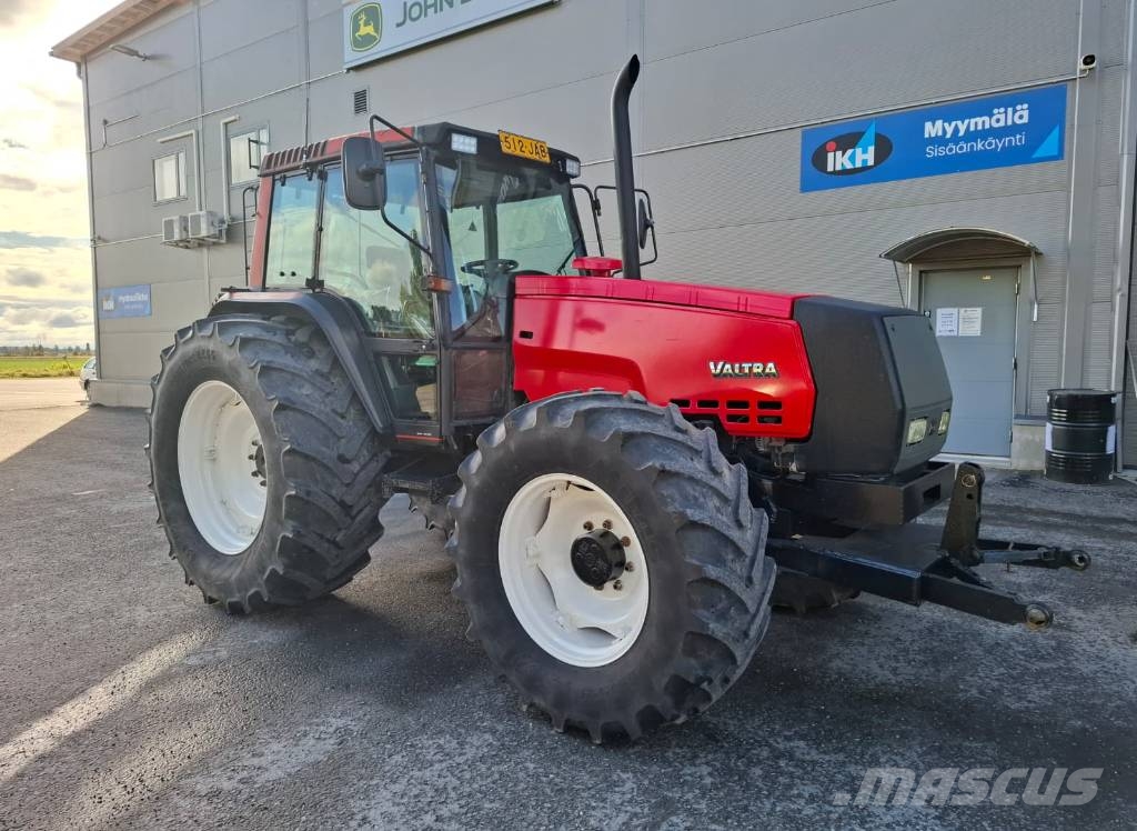 Valtra 8400 Traktoriai
