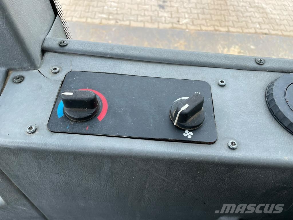 Dynapac CA302D Ühe trumliga rullid