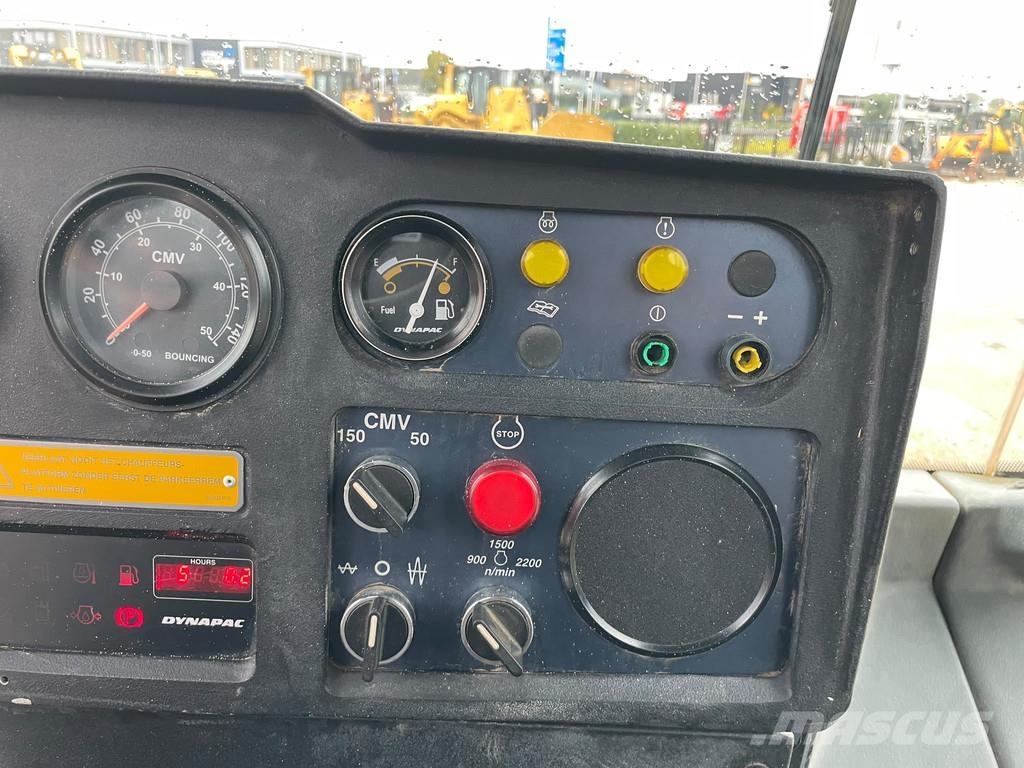 Dynapac CA302D Ühe trumliga rullid