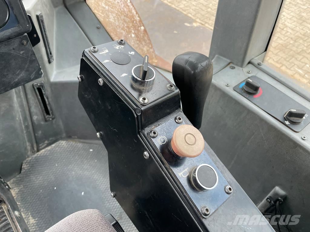 Dynapac CA302D Ühe trumliga rullid