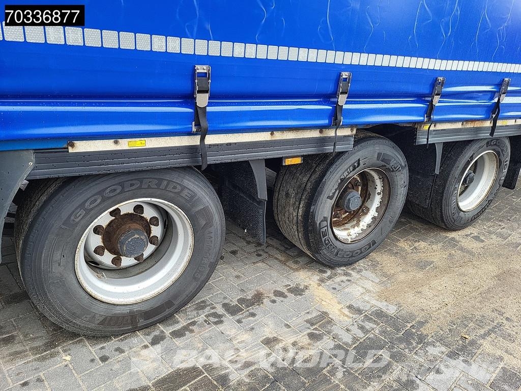 Krone SD Mega Semi-trailer med Gardinsider