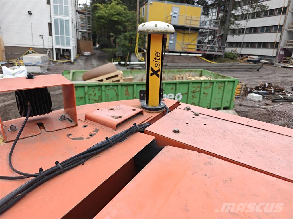 Hitachi ZX 225 USRL-5 Roomikekskavaatorid