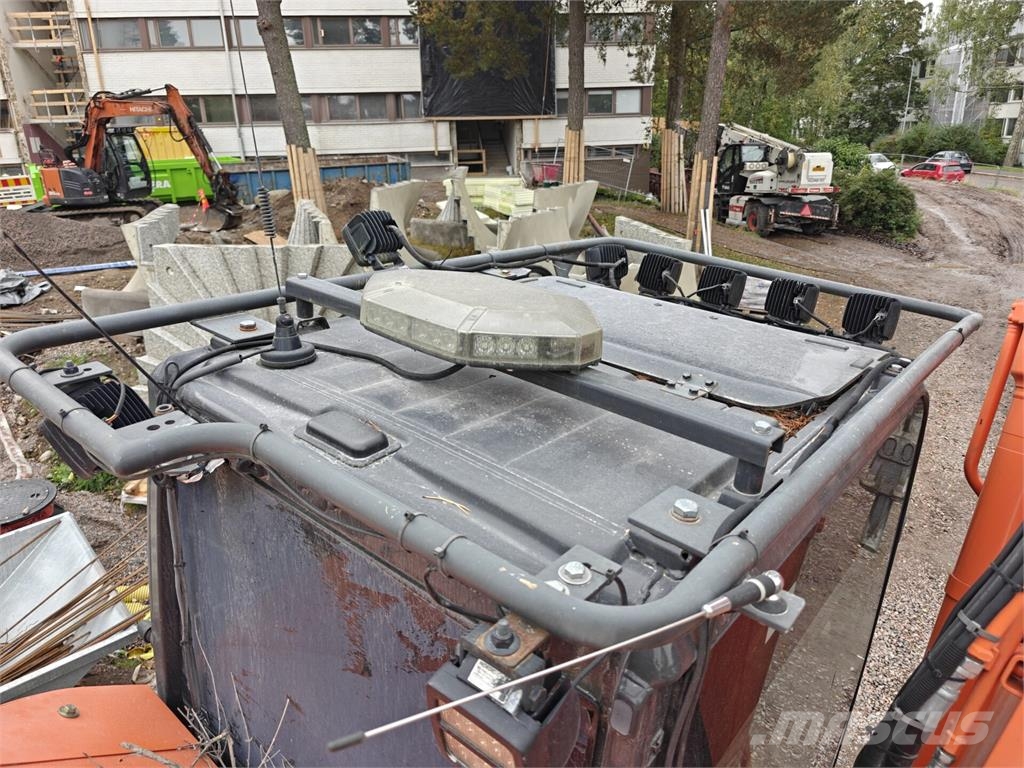 Hitachi ZX 225 USRL-5 Roomikekskavaatorid