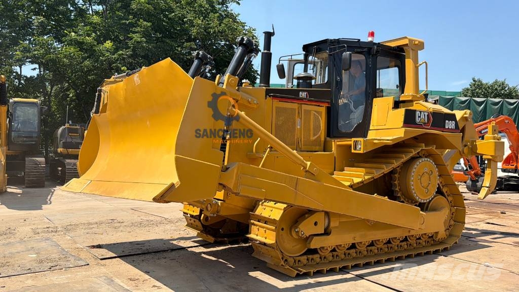 CAT D 8 R ブルドーザー