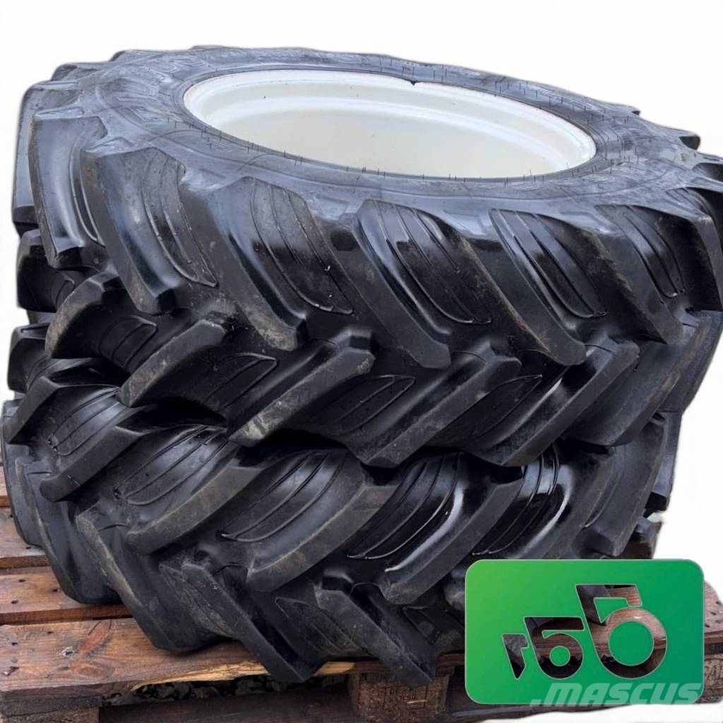 Landini MCCORMICK R24 Wheel, Rim, and Tire 13.6 R24 Ruedas