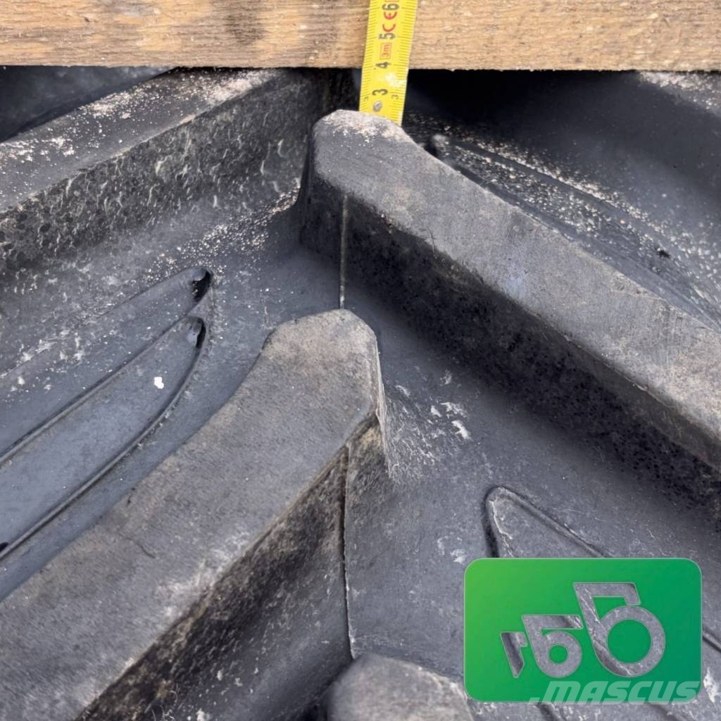 Landini MCCORMICK R24 Wheel, Rim, and Tire 13.6 R24 Ruedas